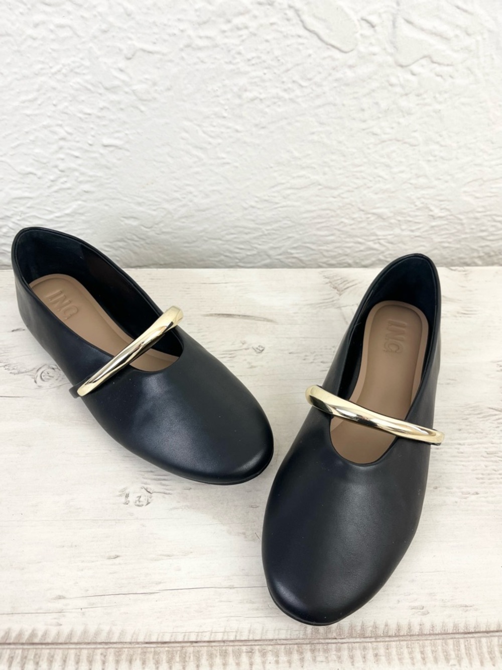 INC International Concepts Black Mary Jane Flats Gold Plate 8 Rahmi